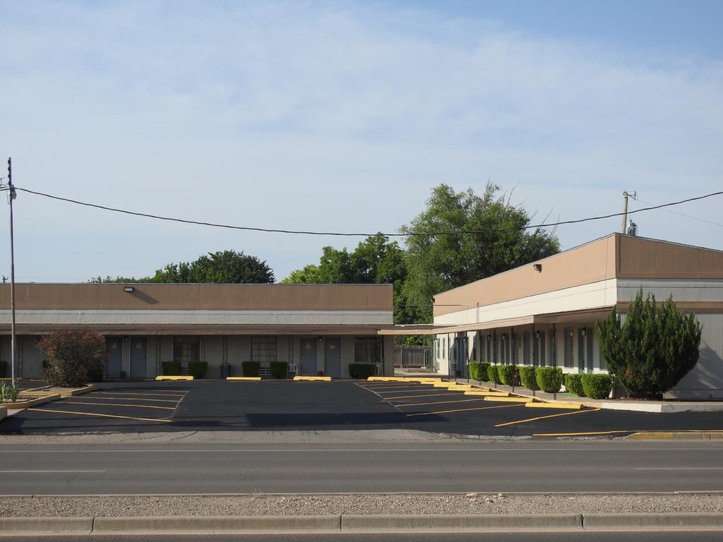 Mayo Inn Roswell Exterior photo